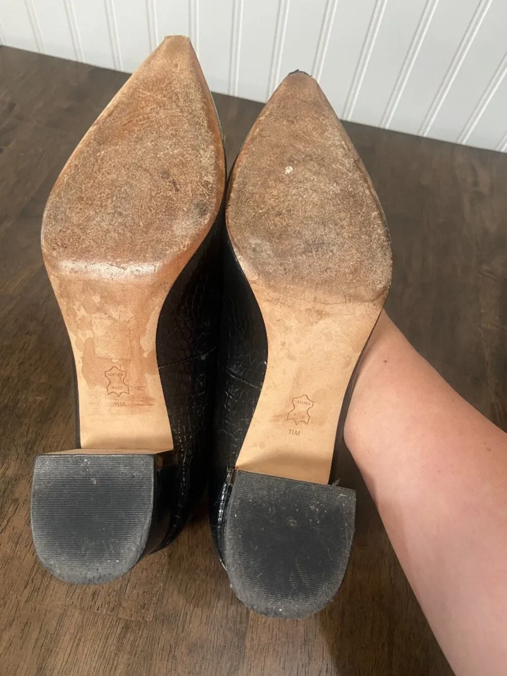 Tory Burch Gigi Croc-Embossed Pointed Toe Leather Pumps Size 11